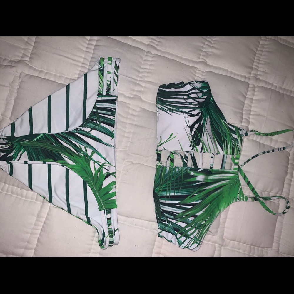 Bathing suit - Picture 2 of 2